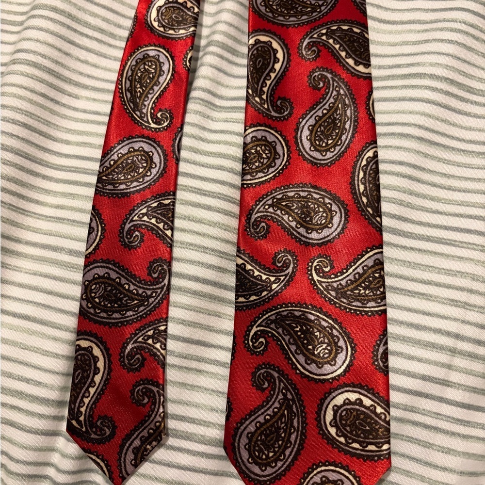 Paisley Red Silk Tie‎